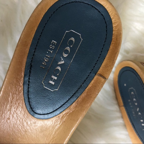 COACH LEATHER CLOGS SIZE 7B - Picture 2 of 3